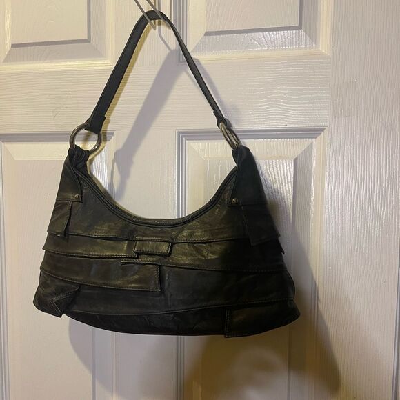 Elegant Black Leather layer Shoulder Bag with silver tone hardwares. - Picture 1 of 13